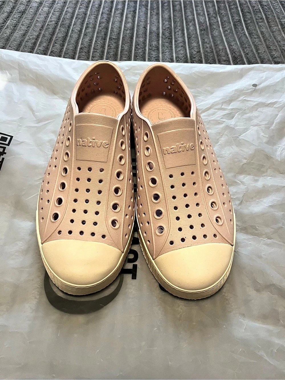 Native Jefferson Women's Clogs in pink size 5
